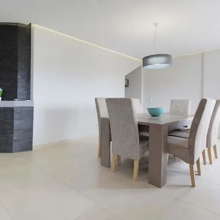 Luxury With Pool Steps From Marina & Old Tow Villa