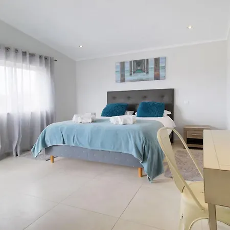 Luxury With Pool Steps From Marina & Old Tow Villa Albufeira